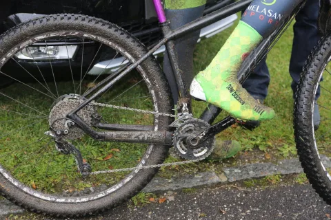 Nahaufnahme eines Mountainbike-Hinterrads